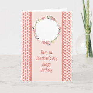 Carte Né le jour de la Saint-Valentin avec des cœurs et