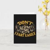 Carte Ne m'E pas Je pète facilement drôle Hilarious (Fleur jaune)