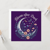 Carte Night Garden Faux Embroidered Moon with Moths (Devant/Arrière en situation)