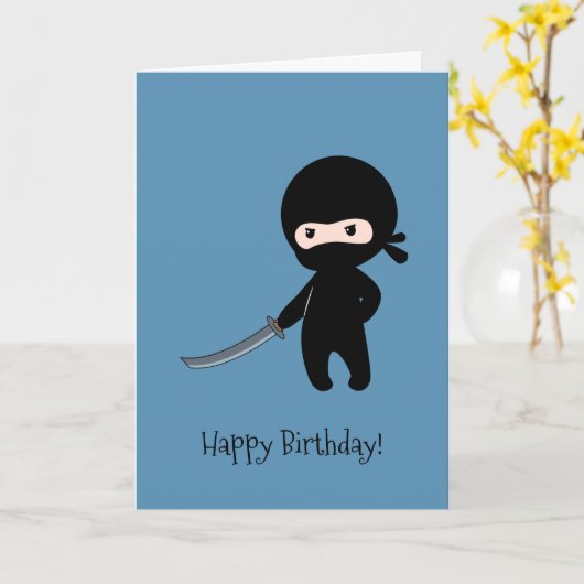 Carte Ninja minuscule en colère sur le bleu anniversaire (Fleur jaune)