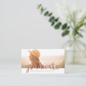 Carte nominative rose d'insertion de photo (Debout devant)