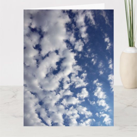 Carte Nuages Puffy Sur Ciel Bleu (Devant)
