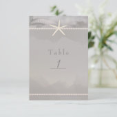 Carte numéro de table chic étoile de mer grise de  (Debout devant)