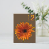Carte Numéro de table Orange Gerbera Daisy (Debout devant)