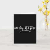 Carte One Day At A Time Sitive Motivational Quote Saying (Fleur jaune)
