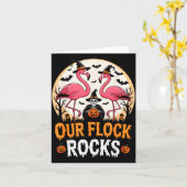 Carte Our Flock Rocks Flamingo Halloween Costume Matchin (Fleur jaune)