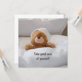 Carte Ours en peluche au lit s'occupe de votre salutatio (Devant/Arrière en situation)