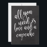 Carte Pancake géant abordable enseigne de mariage tablea<br><div class="desc">Une élégante enseigne de mariage à la pointe, comporte le texte "Tout ce dont vous avez besoin est l'amour et un cupcake" dans une police de caractères extravertie, la texture de brosse ajoute un sentiment spontané et ludique. La couleur de fond peut être personnalisée en fonction de vos besoins et...</div>