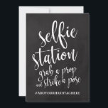 Carte Panneau abordable Selfie Station Chalkboard<br><div class="desc">Un élégant panneau de mariage de pointe, comprend le texte "selfie station, attraper un accessoire et frapper une pose" dans une police de script extraverti, la texture de brosse ajoute une sensation spontanée et ludique. La couleur arrière - plan peut être personnalisée selon vos besoins et préférences, s'il vous plaît...</div>