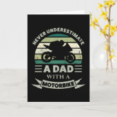 Carte Papa avec un drôle de cadeau de moto pour la fête (Fleur jaune)