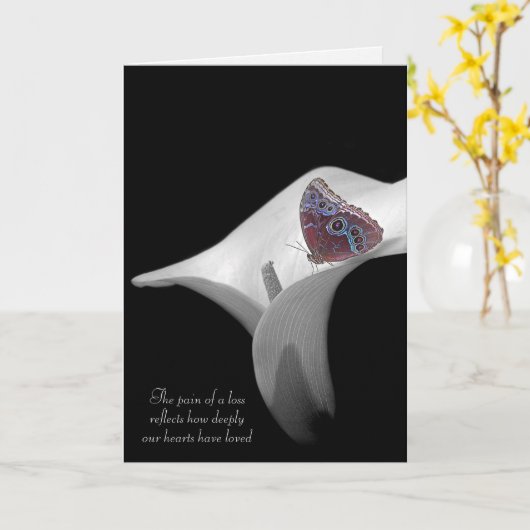 Carte Papillon sympa dans calla lily (Fleur jaune)