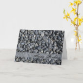 Carte Pebbles noirs lisses Joyeux anniversaire (Fleur jaune)