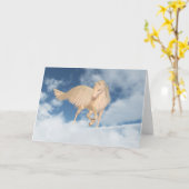 Carte Pegasus regardant vers le bas par des nuages (Fleur jaune)