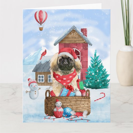 Carte Pékingese dans une maison de chien de Noël enneigé (Devant)