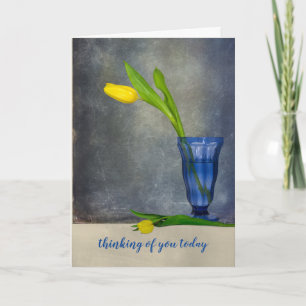 Carte pensée à la tulipe vous-jaune en verre de parfait
