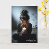 Carte Penser à toi fille dans une chambre sombre (Fleur jaune)