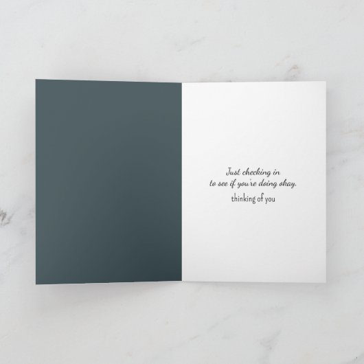 Carte Pensez à vous Terrier en regardant autour d'une po (Intérieur)