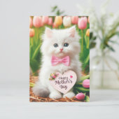 Carte Petit Chat Fluffy Blanc dans un Champ de Tulipes p (Debout devant)