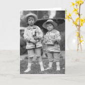 Carte Petits garçons avec jouets, 1915 (Fleur jaune)