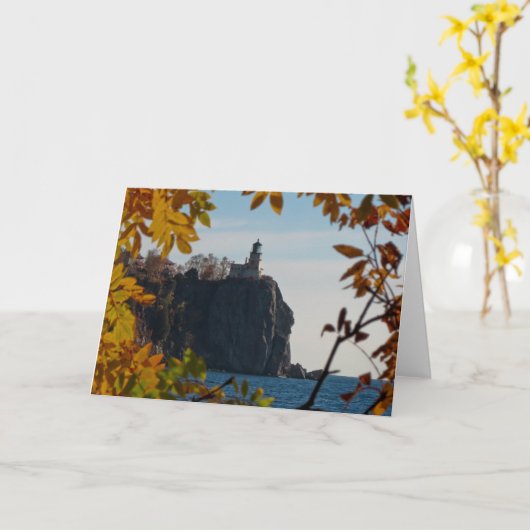 Carte Phare fendu de roche dans l'automne (Fleur jaune)