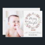 Carte photo de Noël gris et blanc<br><div class="desc">Vacances de Noël Blush et Grey Carte photo de vacances carte photo de vacances personnalisable avec des textes de calligraphie et une couronne de Noël gris et rousse.</div>