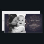 Carte photo de Noël vintage Soll Chalkboard<br><div class="desc">Ce tableau noir,  or et blanc de la carte photo présente des défilés tourbillonnant et sophistiqués fleurissent avec du texte souhaitant au destinataire un Joyeux Noël. Customisez avec votre propre photo de famille ! Parfaitement,  délicatement élégant.</div>