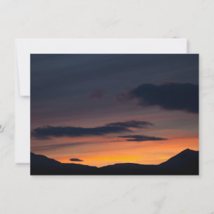 Carte photo de silhouette de montagne Sunset