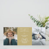 Carte photo de vacances avec monogramme rustique (Debout devant)