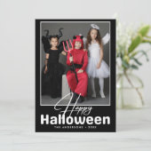 Carte Photo d'Halloween noir et blanc moderne (Debout devant)
