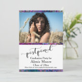 Carte photo différé de la fête de graduation uniqu (Debout devant)