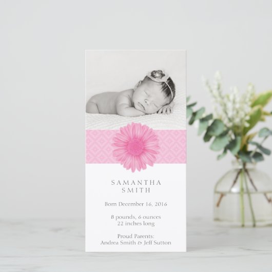 Carte photo faire-part pour bébé rose (Debout devant)