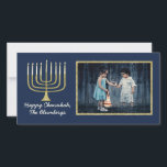 Carte photo Hanoukka "Elegant Menorah Blue"<br><div class="desc">Happy Holiday, Hanoukka/Carte photo Chanukah, "Elegant Menorah Blue" Glossy, Carte photo avec enveloppe blanche. Personnalisez en remplaçant la photo et le libellé, "Happy Hanoukka, The Blumbergs" Personnaliser le libellé en choisissant votre style de police préféré, la couleur et la taille. Réajustez, redimensionnez et retapez pour customiser. Merci de vous être...</div>