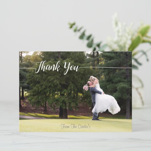 Carte photo Mariage Merci avec script moderne (Debout devant)