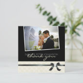 Carte photo noir et blanc chic de Merci (Debout devant)