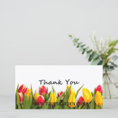 Carte photo personnalisable de merci de tulipes (Debout devant)
