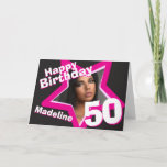 carte photo personnalisé rose 50e anniversaire<br><div class="desc">Célébrez un 60e anniversaire avec cette carte d'anniversaire aux étoiles de couleur rose, noir et blanc. Personnalisez cette carte du soixantième anniversaire avec votre propre choix de nom et de photo de la fille de soixante ans. Idéal pour ajouter un peu de plaisir à une fête d'anniversaire d'âge spécial. Peut...</div>