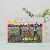 Carte photo rose à motif Joyeux Noël avec feuille  (Debout devant)