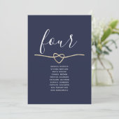 Carte Plan de table de mariage minimal bleu marine (Debout devant)