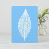 Carte plate avec dessin de squelette de feuille bl (Debout devant)