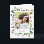 Carte Pliée aux Berries Rouges vertes<br><div class="desc">Envoyez un accueil de vacances à votre famille et à vos amis. Cette carte de voeux de vacances présente des baies peintes d'aquarelle rouge,  des branches de pins,  des eucalyptus et des feuilles verts avec les mots "Joyeuses fêtes". Customisez ceci en changeant l'image avec votre propre photo et texte.</div>