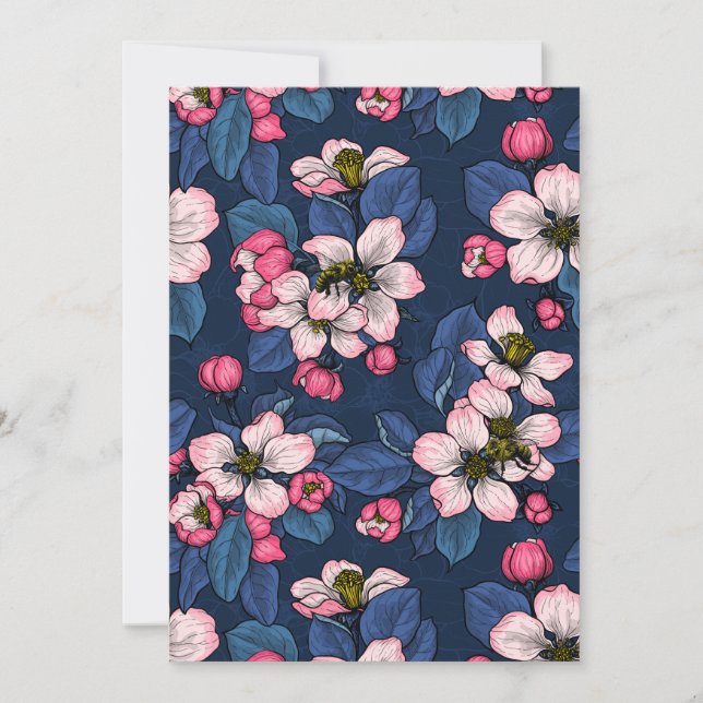 Carte Pomme fleurit sur un bleu foncé (Devant)