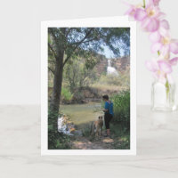 Portrait de fille et de chien à l'ancien barrage d