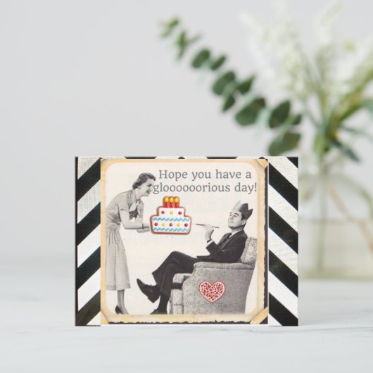 Carte postale (Debout devant)