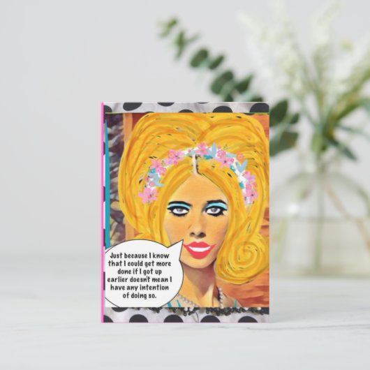 CARTE POSTALE (Debout devant)