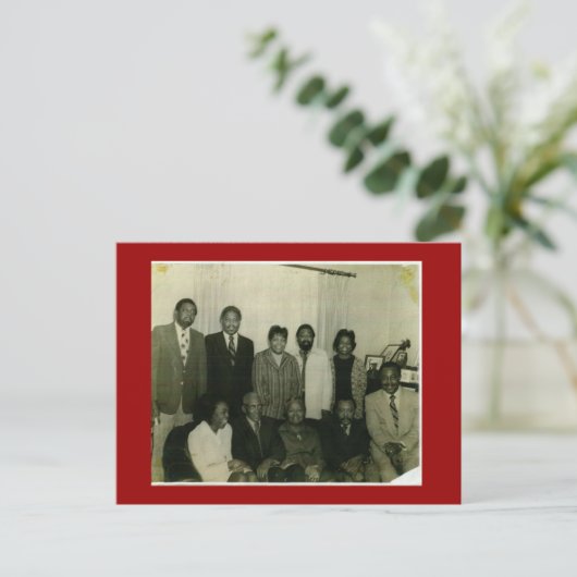 Carte postale (Debout devant)