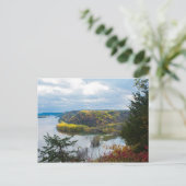 Carte postale (Debout devant)