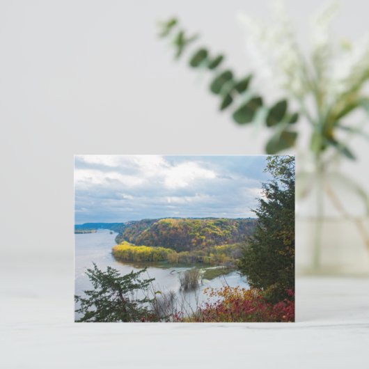 Carte postale (Debout devant)