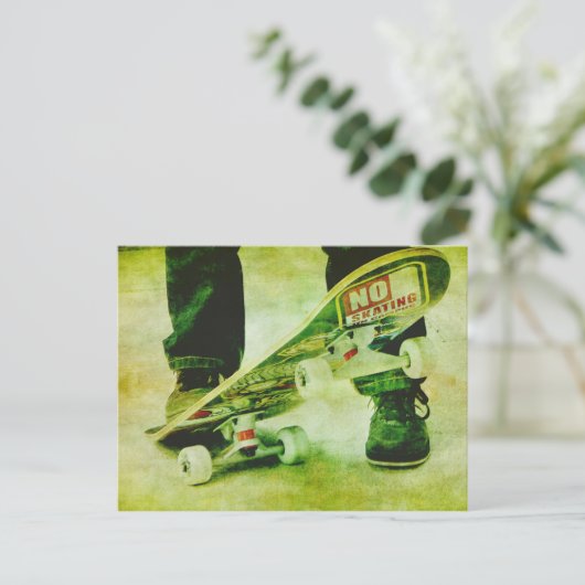 Carte postale (Debout devant)