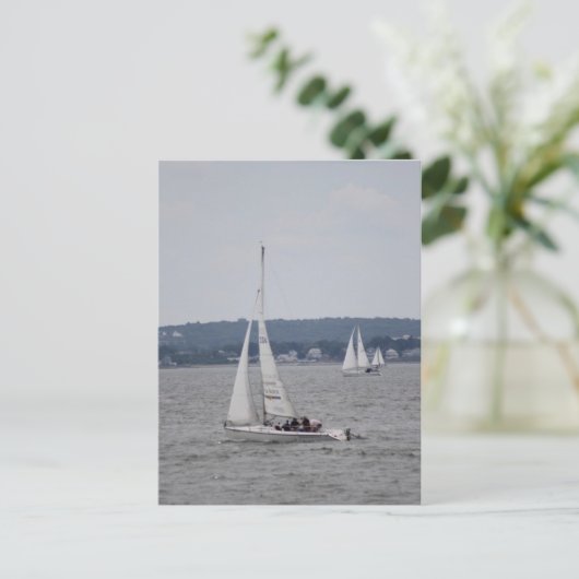 Carte postale (Debout devant)