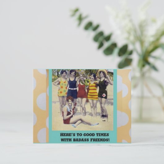 Carte postale (Debout devant)